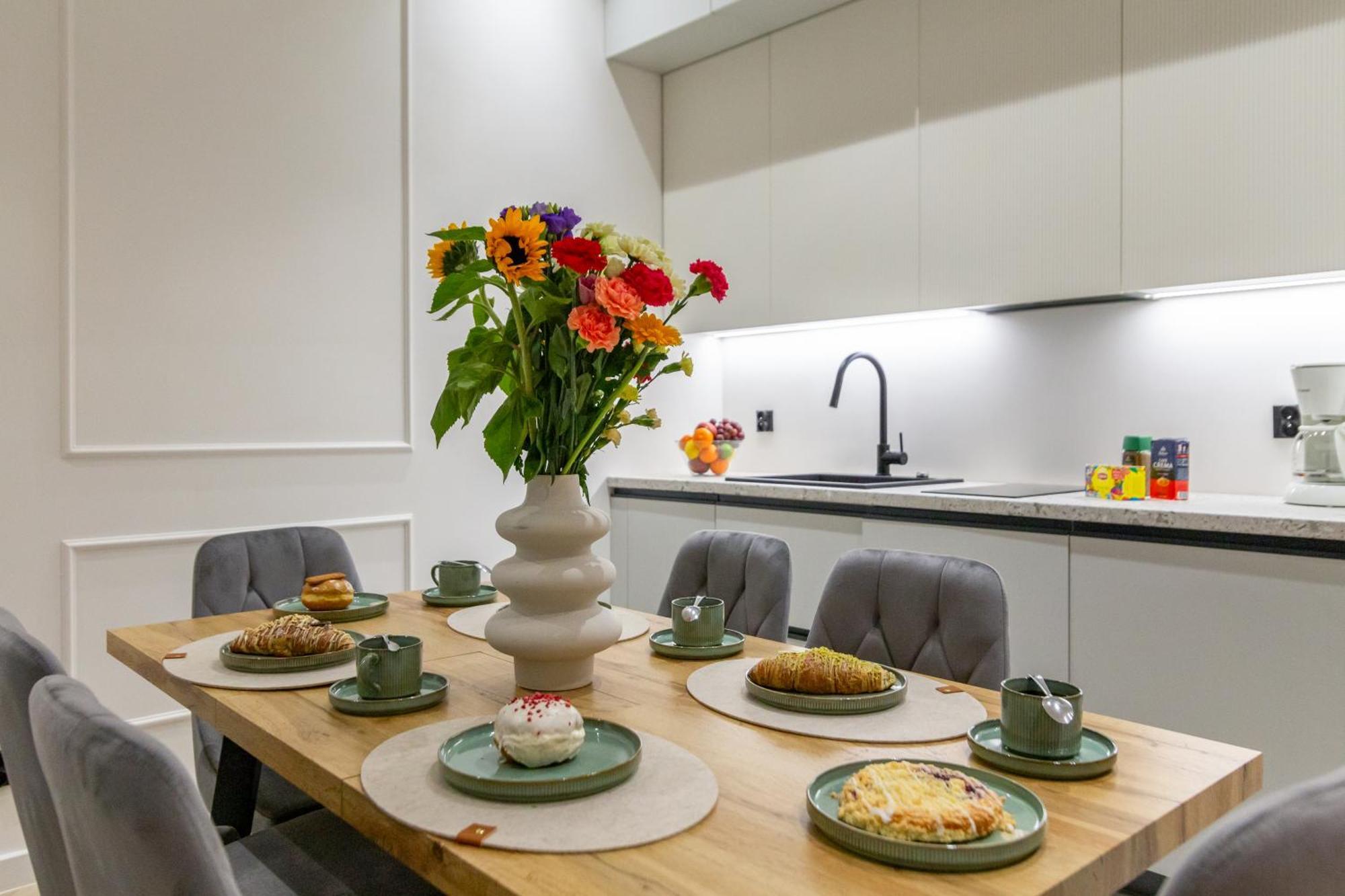White Magnolia 4 Bedroom Premium And Parking
