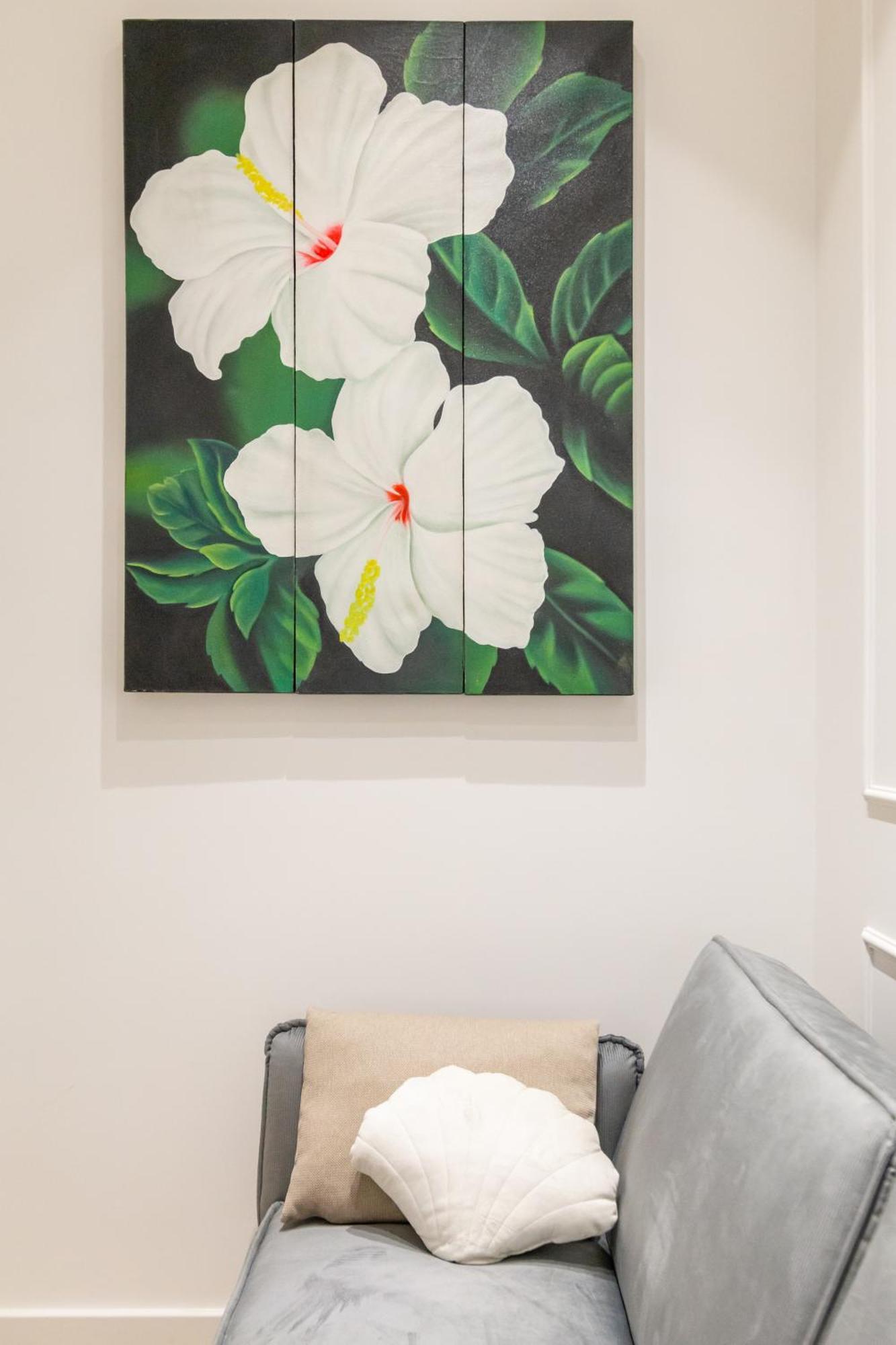 Apartment White Magnolia 4 Bedroom Premium And Parking