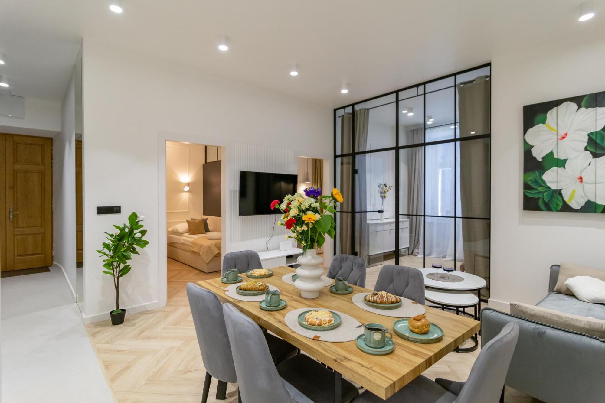 White Magnolia 4 Bedroom Premium And Parking Apartment *