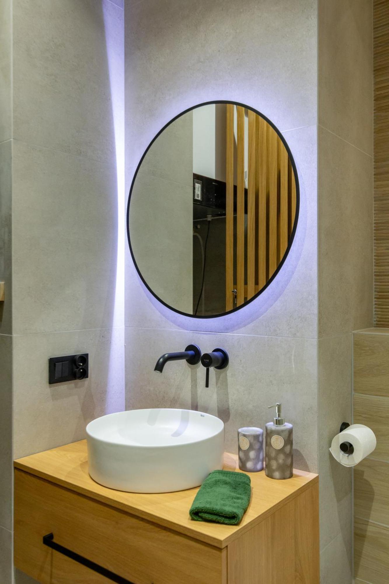 White Magnolia 4 Bedroom Premium And Parking * Krakau