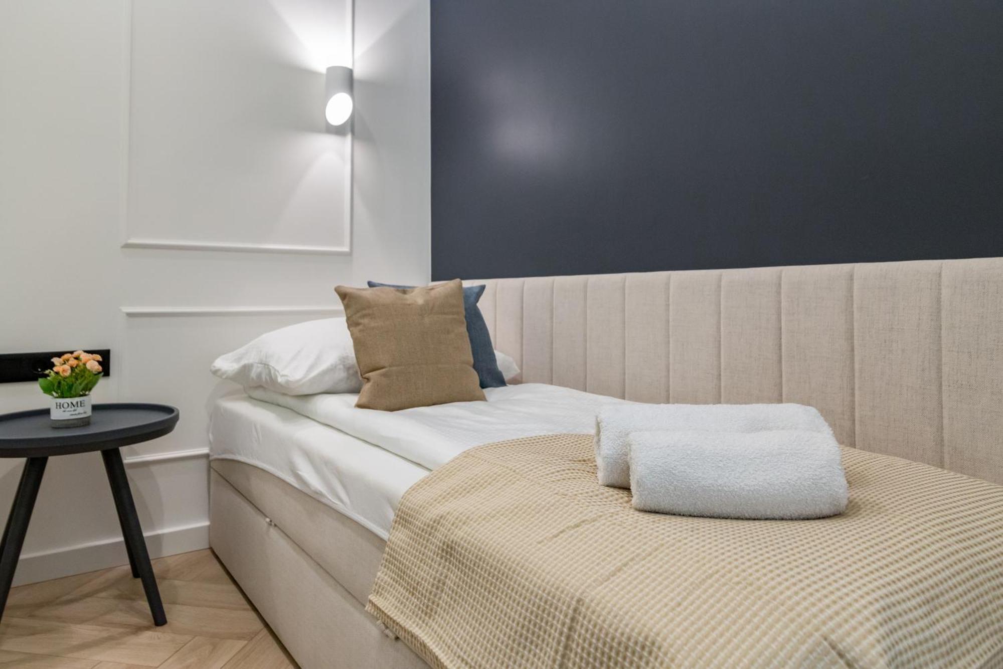 Apartment White Magnolia 4 Bedroom Premium And Parking Krakau
