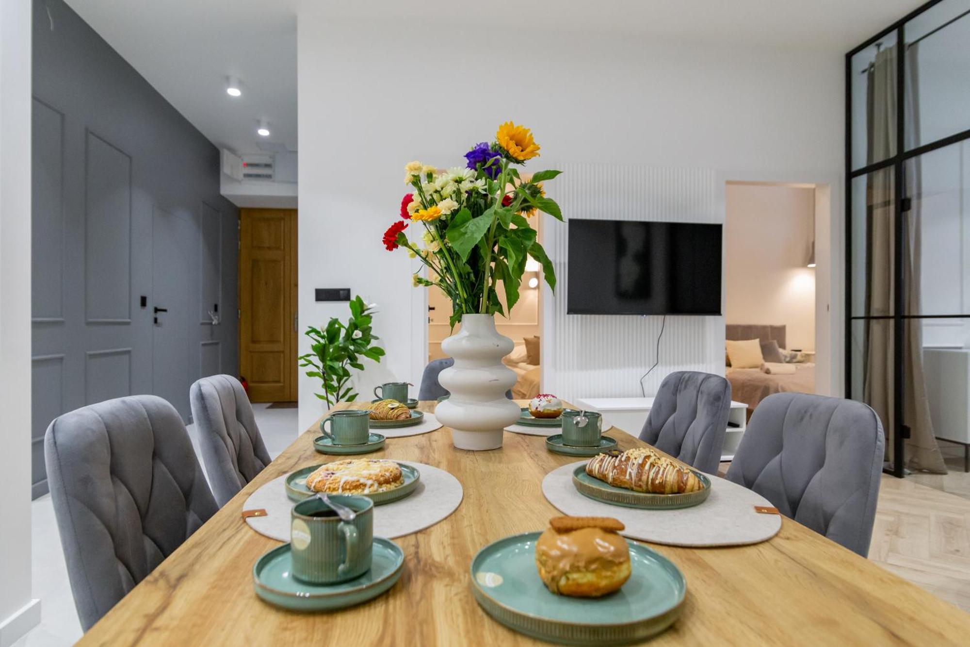 White Magnolia 4 Bedroom Premium And Parking Apartment *