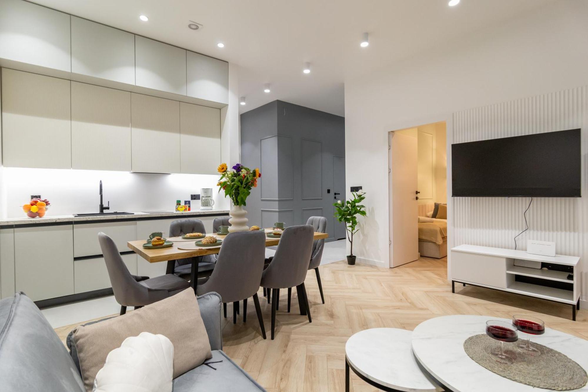 Apartment White Magnolia 4 Bedroom Premium And Parking Krakau