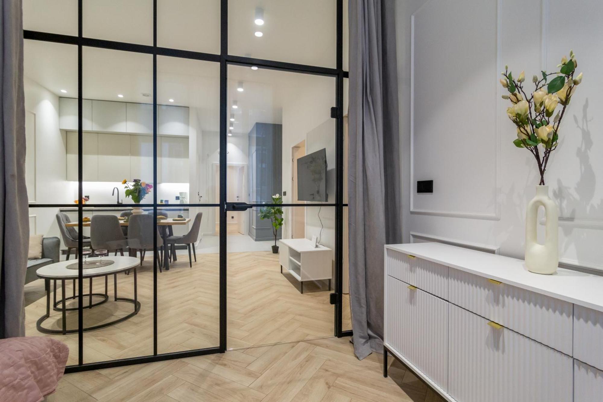 Apartment White Magnolia 4 Bedroom Premium And Parking Krakau
